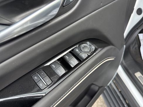 Used 2024 Cadillac Escalade Premium Luxury Platinum image 26