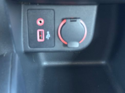 Used 2020 Nissan Kicks S image 14