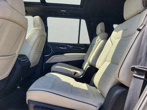 Used 2024 Cadillac Escalade Sport image 11