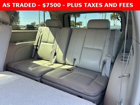 Used 2007 Chevrolet Suburban LT w/ LT Preferred Equipment Group image 16