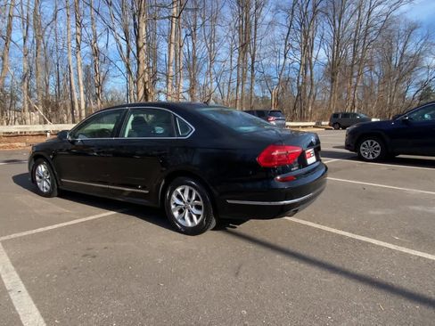 Used 2016 Volkswagen Passat 1.8T S image 13