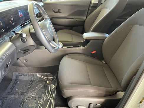 Used 2025 Hyundai Kona SEL image 28