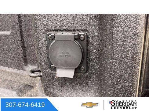 Used 2024 Chevrolet Silverado 2500 High Country w/ Technology Package AWD/4WD image 9