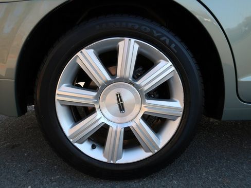 Used 2009 Lincoln MKZ Base image 39