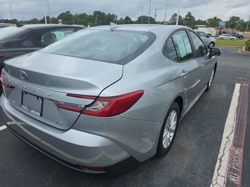 Used 2025 Toyota Camry LE FWD image 6