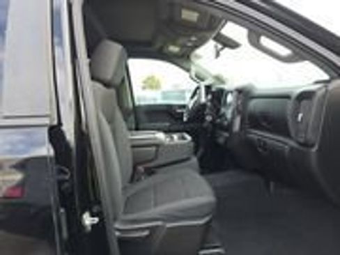 Used 2019 Chevrolet Silverado 1500 Custom Trail Boss w/ Custom Convenience Package image 4