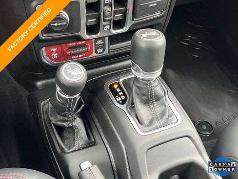 Certified 2025 Jeep Wrangler Unlimited Rubicon AWD/4WD image 32