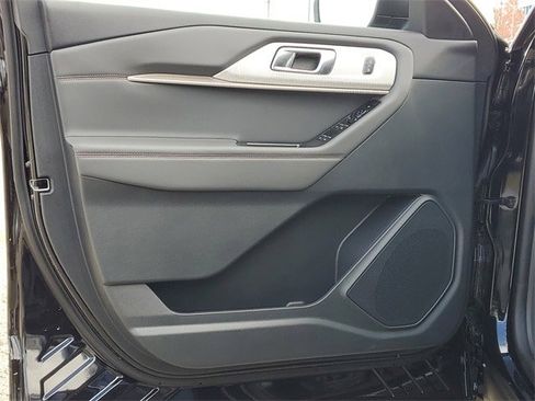 New 2025 Ford Explorer Active w/ Active Comfort Package image 11