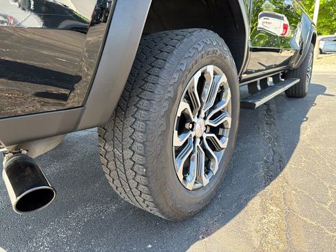 Used 2024 GMC Canyon Denali AWD/4WD image 6