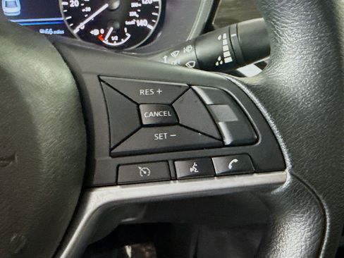 Used 2025 Nissan Altima 2.5 SV FWD image 15