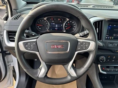 Used 2024 GMC Terrain SLE w/ Elevation Edition FWD image 12