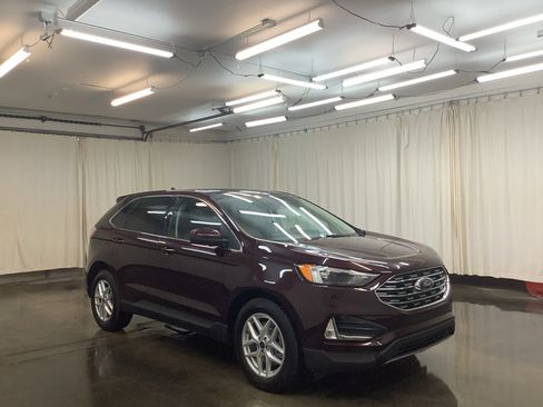 Used 2022 Ford Edge SEL w/ Convenience Package AWD/4WD image 3