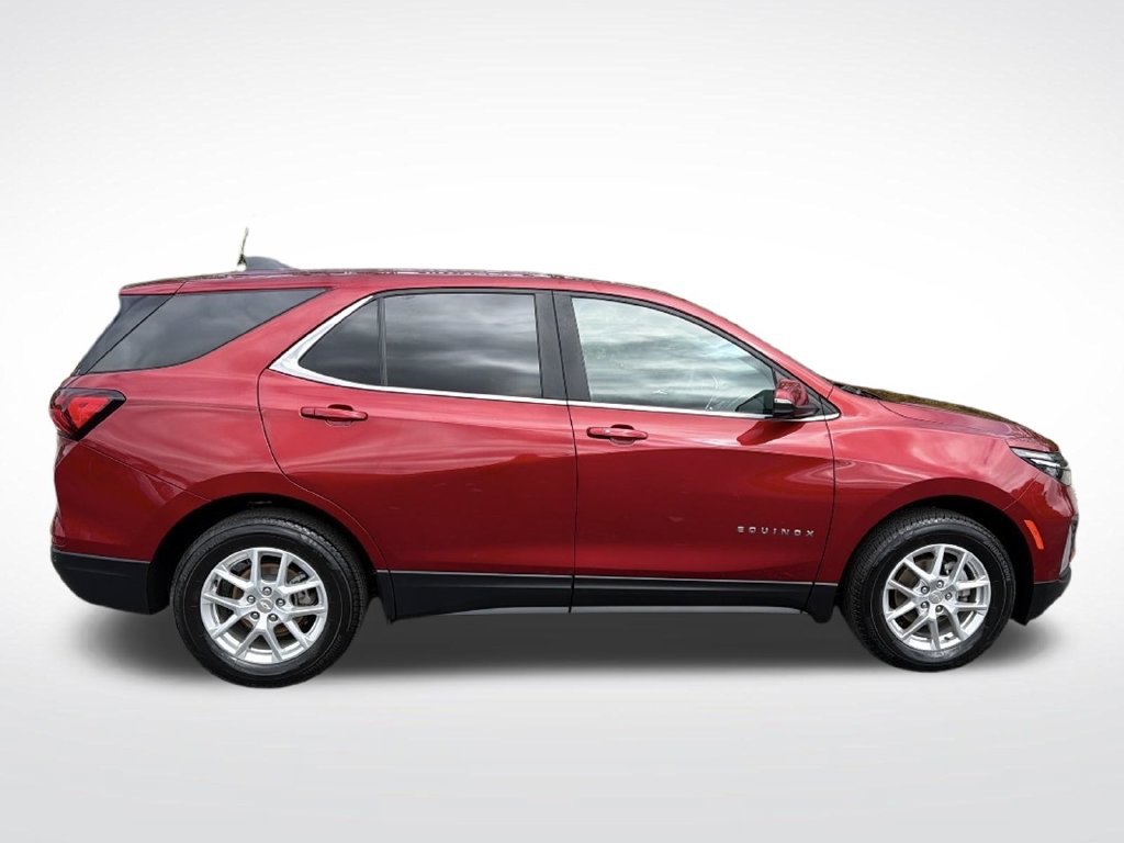 Used 2024 Chevrolet Equinox LT AWD/4WD image 3