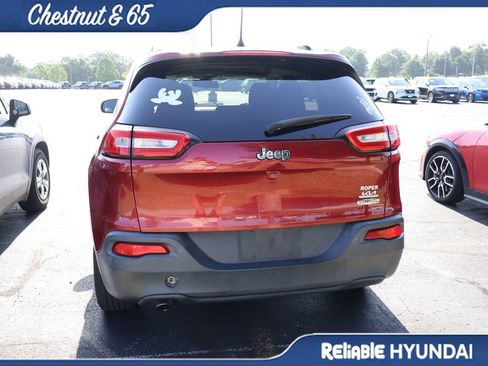 Used 2016 Jeep Cherokee Latitude w/ Comfort & Sound Group FWD image 17