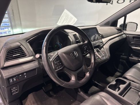 Used 2024 Honda Odyssey Sport image 11