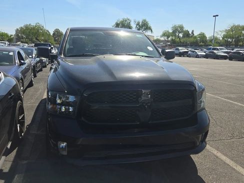 Used 2018 RAM 1500 Express w/ Black Ram 1500 Express Group RWD image 5