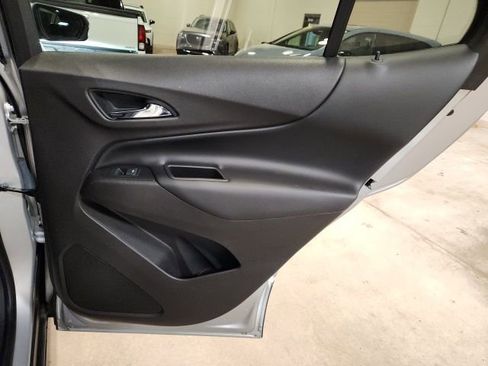 Used 2018 Chevrolet Equinox LT image 28