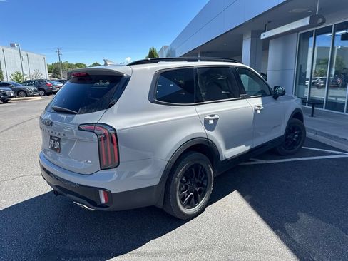 Used 2025 Kia Telluride AWD image 4