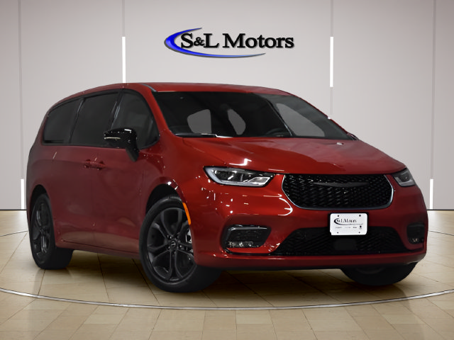 New 2026 Chrysler Pacifica Select FWD image 1