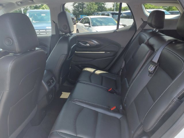 Used 2023 GMC Terrain SLT w/ Elevation Edition FWD image 10
