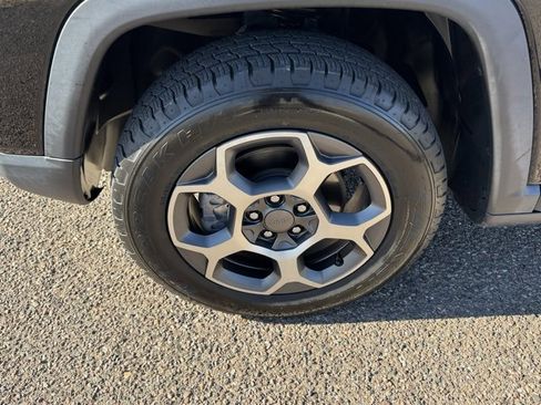 Certified 2022 Jeep Compass Trailhawk w/ Sun and Sound Group image 8