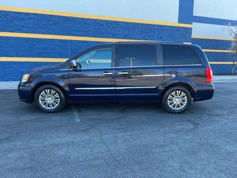Used 2013 Chrysler Town & Country Touring-L w/ Entertainment Group #2 image 2