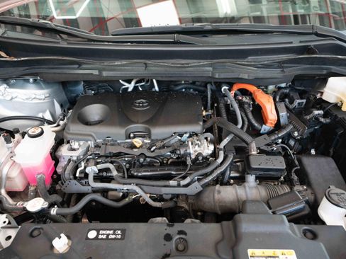 Used 2024 Toyota Sienna Platinum image 33