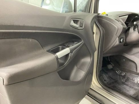 Used 2015 Ford Transit Connect XLT image 12