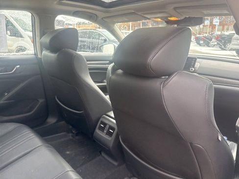 Used 2018 Honda Accord EX-L image 9