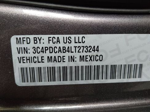 Used 2020 Dodge Journey SE w/ SE Popular Equipment Group FWD image 33