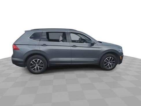 Used 2021 Volkswagen Tiguan SE FWD image 9