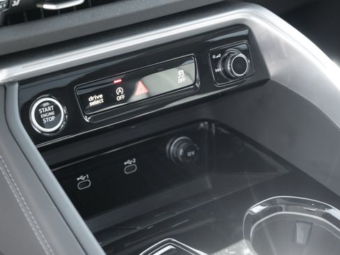 Certified 2025 Audi Q5 Premium w/ Premium Plus AWD/4WD image 15