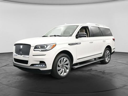Used 2024 Lincoln Navigator Premiere AWD/4WD image 7