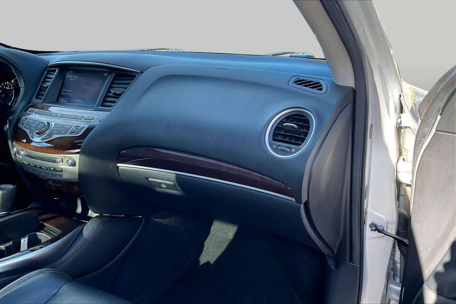 Used 2013 INFINITI JX35 AWD w/ Premium Pkg image 18