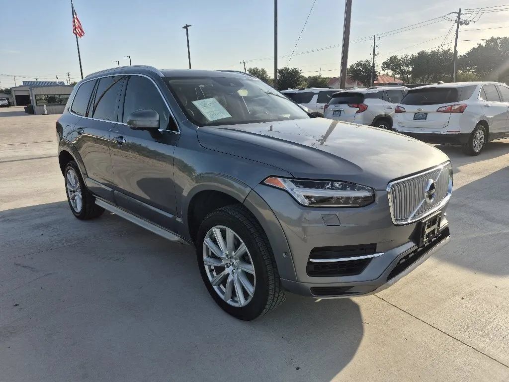 Used 2016 Volvo XC90 T8 Inscription w/ Vision Package AWD/4WD image 4