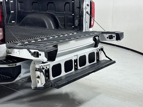 Used 2023 GMC Sierra 1500 SLE AWD/4WD image 23