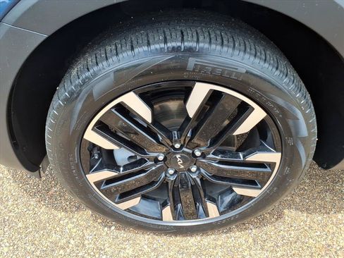 Used 2024 Kia Telluride SX FWD image 9