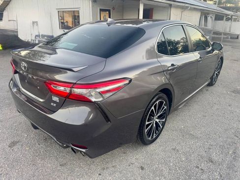Used 2019 Toyota Camry SE image 12