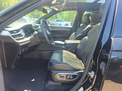 Used 2023 Jeep Grand Cherokee Summit w/ Advanced Protech Group IV AWD/4WD image 8