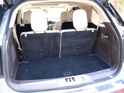 Used 2021 Ford Explorer Platinum w/ Equipment Group 601A AWD/4WD image 27