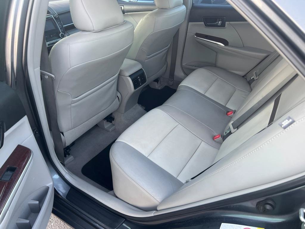 Used 2012 Toyota Camry XLE w/ Leather Pkg FWD image 13
