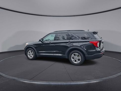 Used 2022 Ford Explorer XLT w/ Class IV Trailer Tow Package image 6