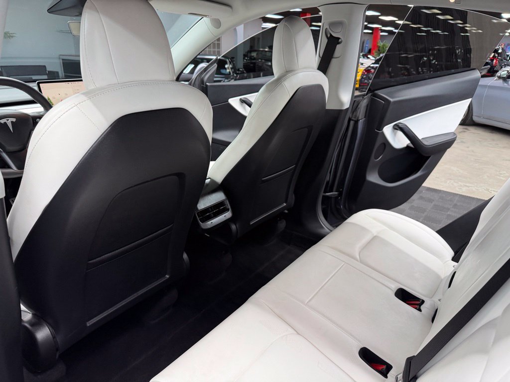 Used 2022 Tesla Model Y Performance AWD/4WD image 38