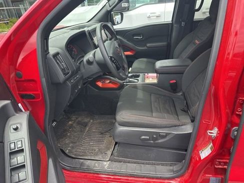 Used 2025 Nissan Frontier PRO-4X AWD/4WD image 12