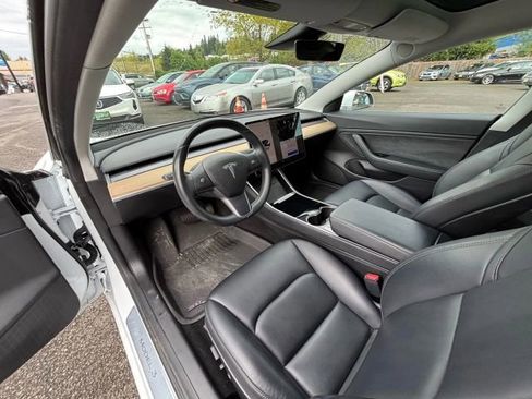 Used 2018 Tesla Model 3 Mid Range image 10