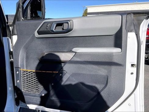 Used 2022 Ford Bronco Badlands image 19