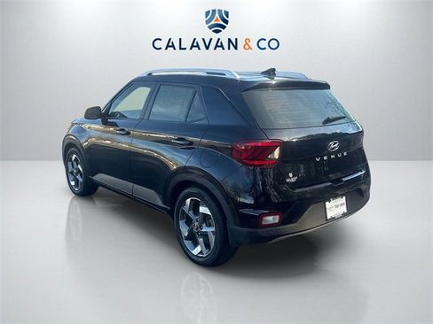 Used 2022 Hyundai Venue SEL w/ Cargo Package image 5