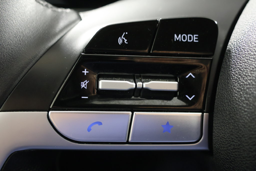 Used 2025 Hyundai Elantra SEL FWD image 11