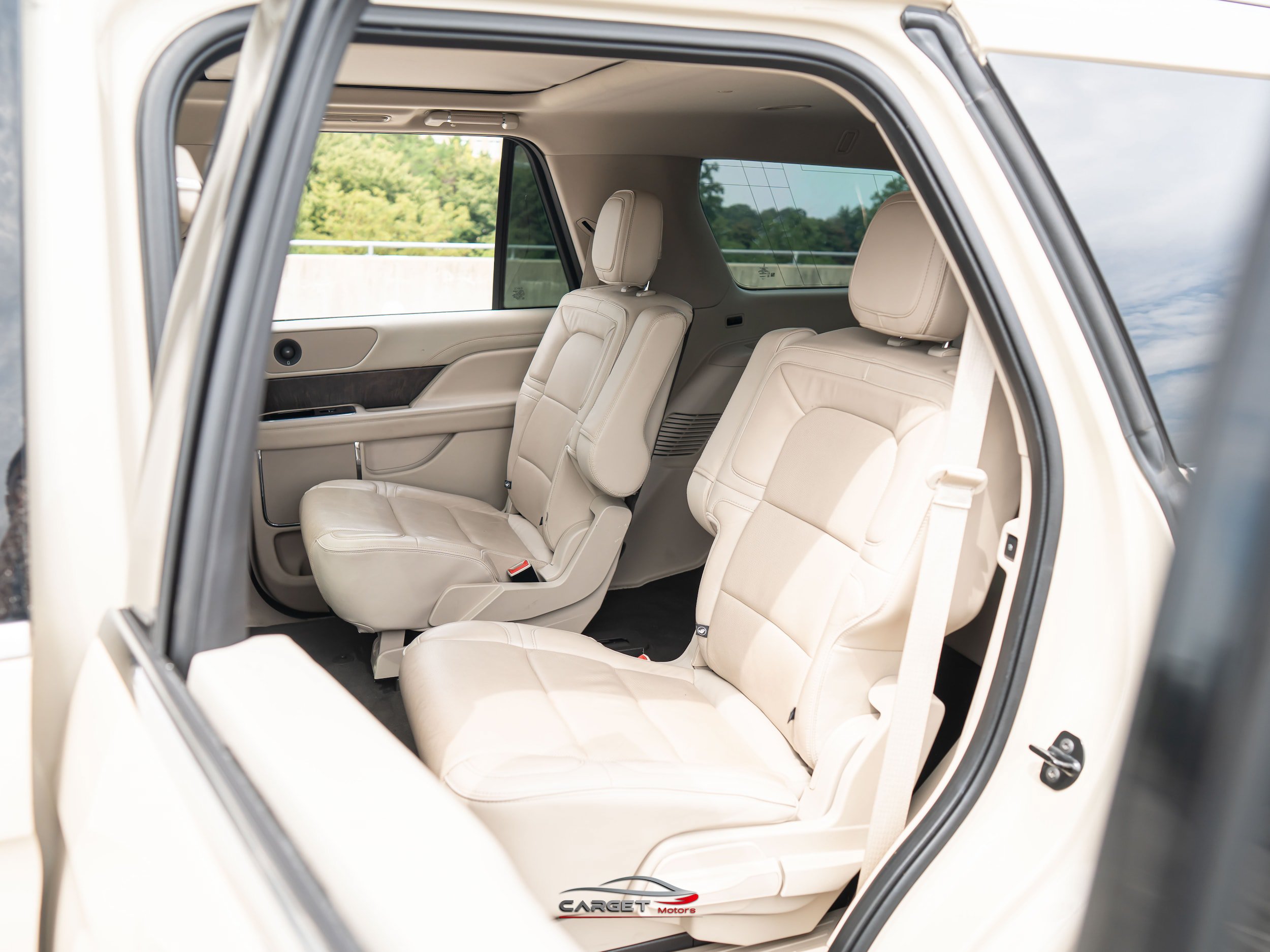 Used 2018 Lincoln Navigator Select w/ Technology Package RWD image 21