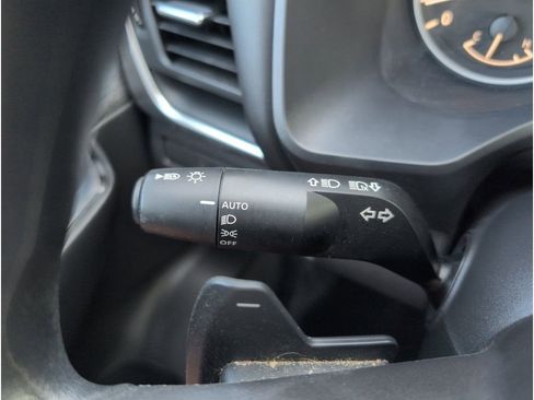 Used 2023 Nissan Rogue S image 26